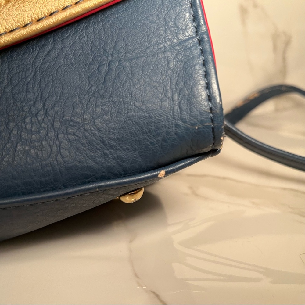 Marvel Loungefly Crossbody Bag - Picture 3 of 11